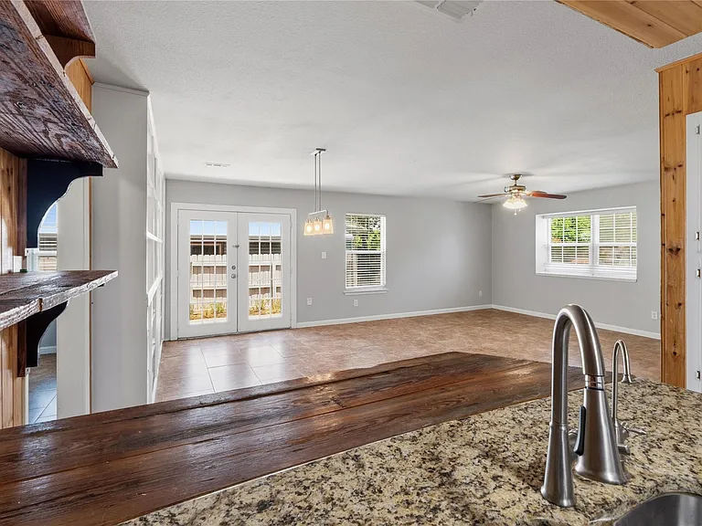 7000 Shannon Dr — Photo 19
