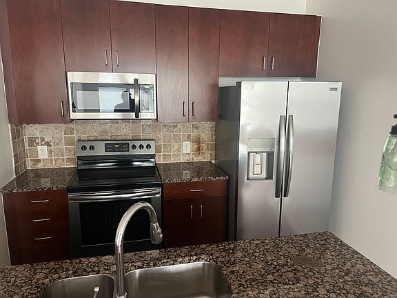 3rd image of 898 Oak St SW Unit 3214