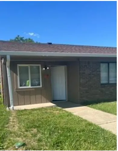 2855 Oxford Ln Photo 1