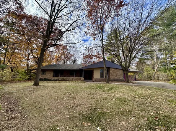 2300 Airport Rd, Peru, IL 61354