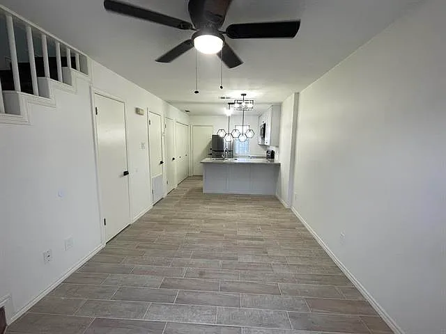 2 bed, 1.5 bath, 826 sqft, $1,150 — Photo 2