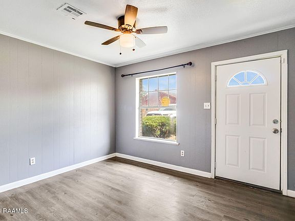 3rd image of 219 Hammond Rd