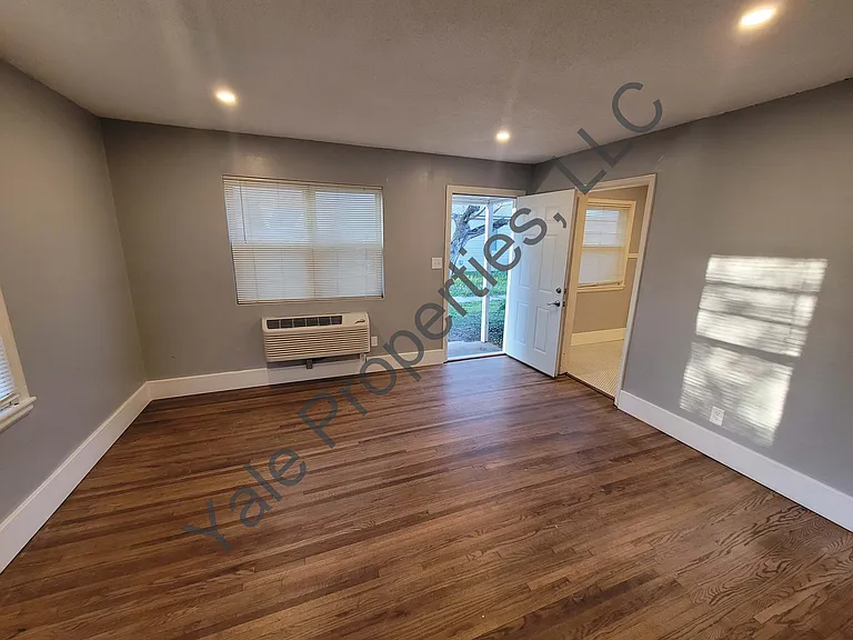 837 S Pershing St — Photo 6