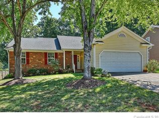 9621 Marshbrooke Rd, Matthews, NC 28105