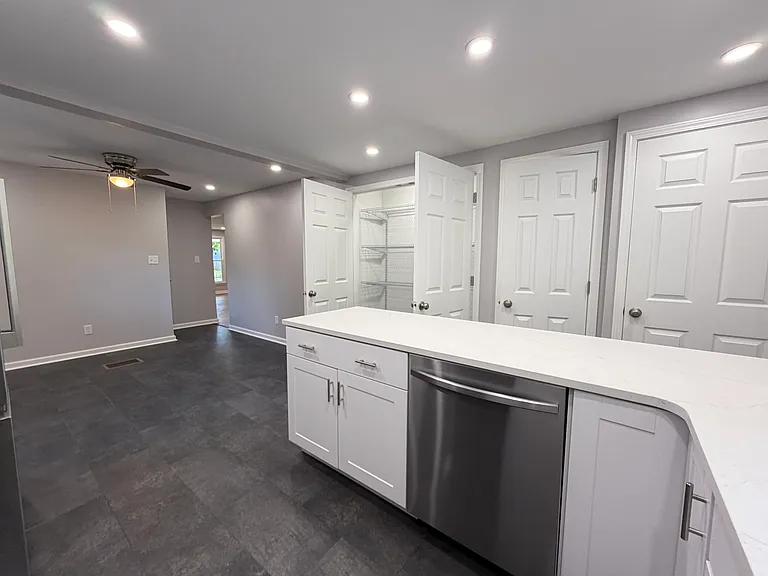 320 Chestnut St #1 — Photo 17