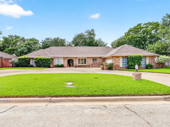 3929 Diamond Loch W, North Richland Hills, TX 76180