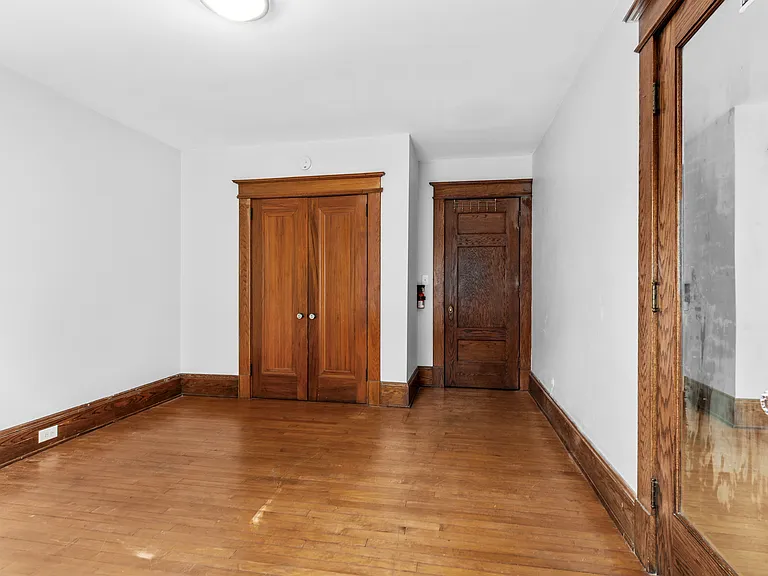 517 Livingston Ave NE #2 — Photo 9