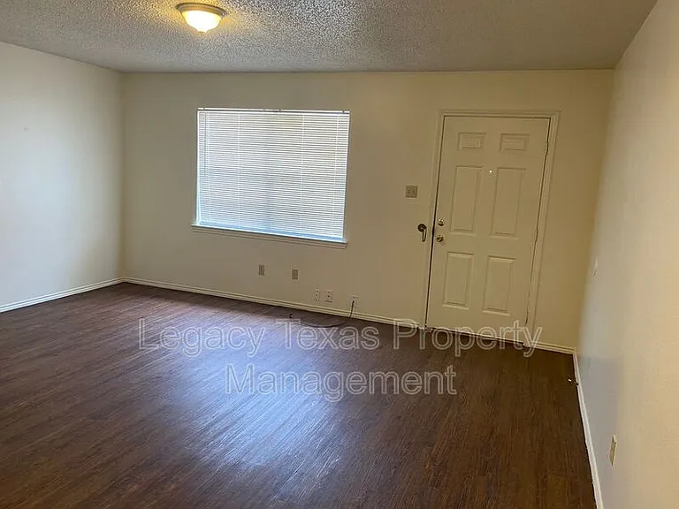 1412 Courtney Pl #A — Photo 18