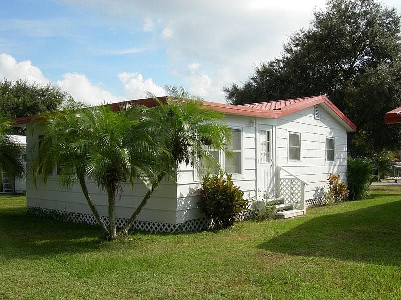 1st image of 3203 SE 29th Ln #4