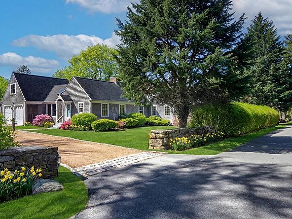 2nd image of 81 Aucoot Rd