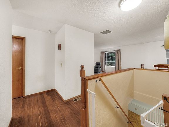 4th image of 17209 45th St E