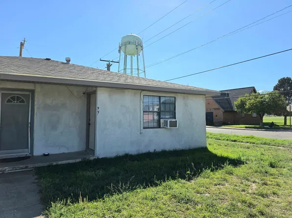 927 W 16th Ln, Portales, NM 88130