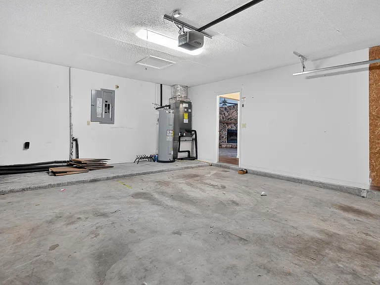 1445 Classic Oak Rd W — Photo 25