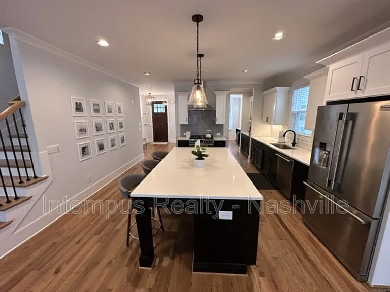 928 Southside Pl — Photo 11