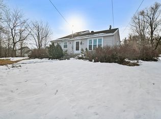 615 Northfield Rd, Lunenburg, MA 01462