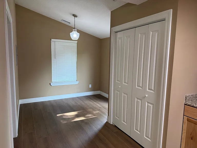 1522 Cron St — Photo 6