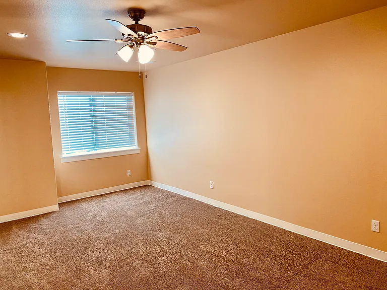 Rosencrans Apartment Homes — Photo 14