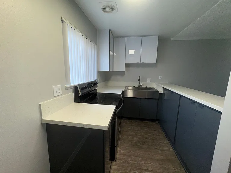 Villa Del Sol Apartments — Photo 36