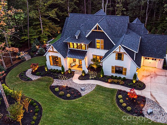 2nd image of 3015 Maple Way Dr