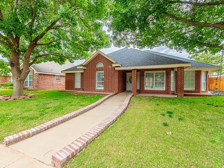 4715 Bishops Castle Dr — Photo 2