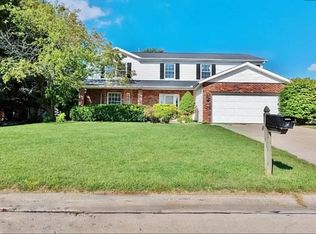 11 Harbor Pointe Ct, Bloomington, IL 61704