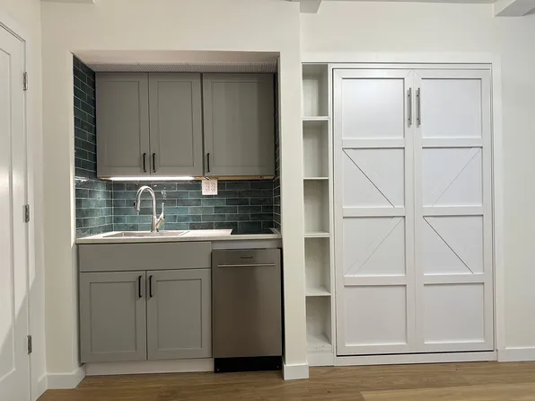 304 East 41st Street image 5 of 7