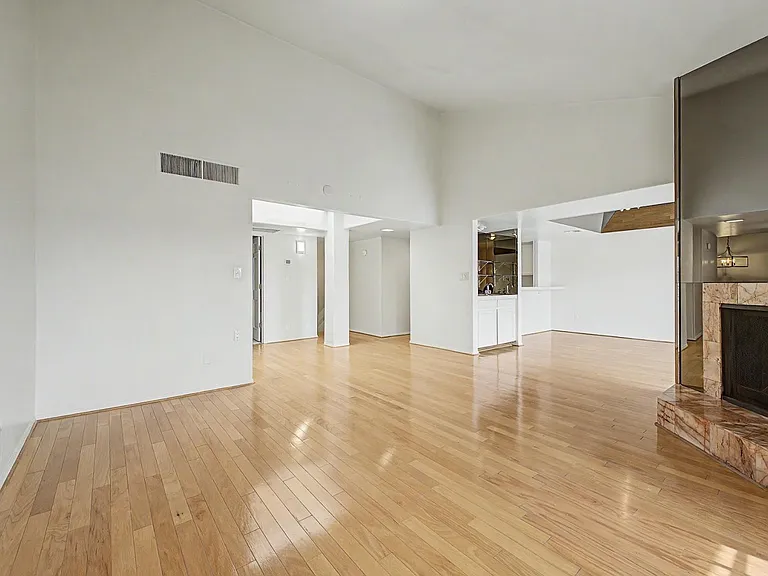 5736 N 25th St — Photo 31