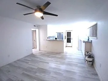3 bed, 1150 sqft, $1,900 — Photo 2