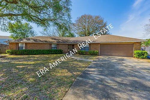608 Manor Ct Photo 1