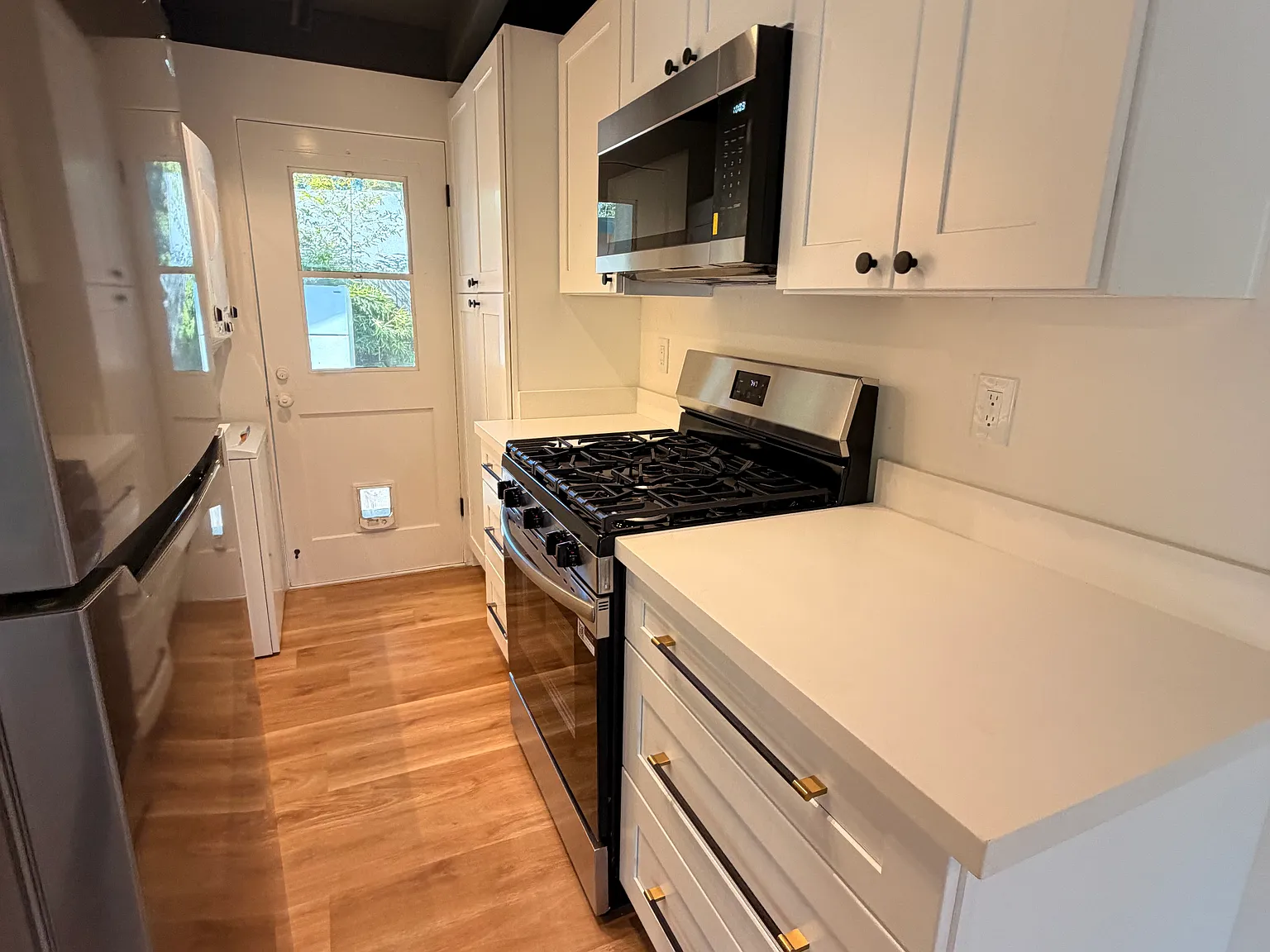 1 bed, $3,500 — Photo 3