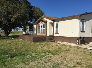 665 County Road 209, Floresville, TX 78114