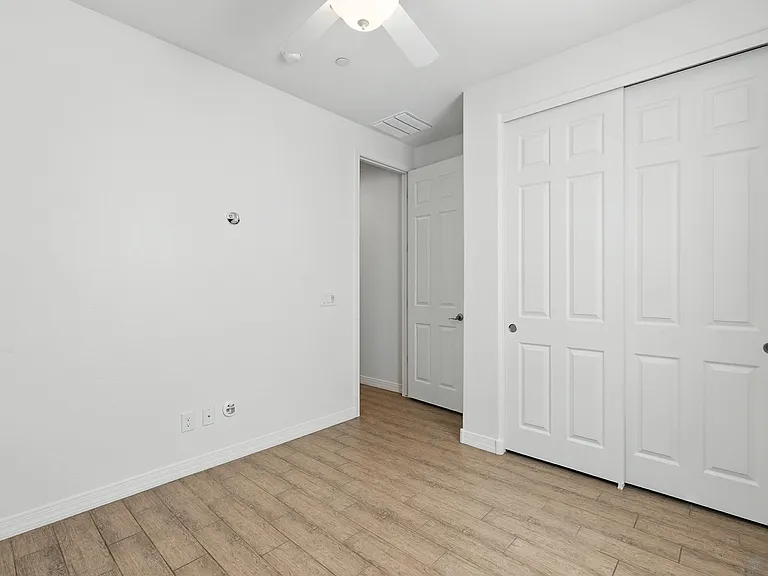 4644 E Beck Ln — Photo 12