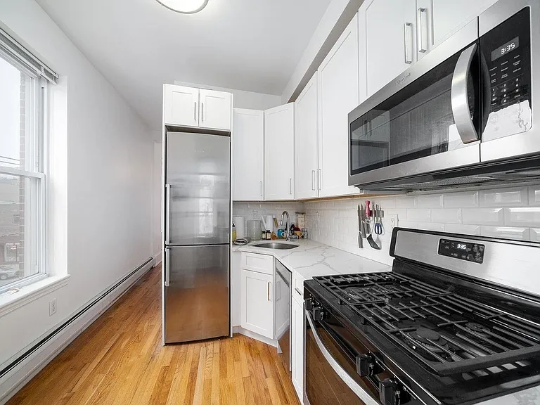 232 Willow Ave #3R — Photo 7