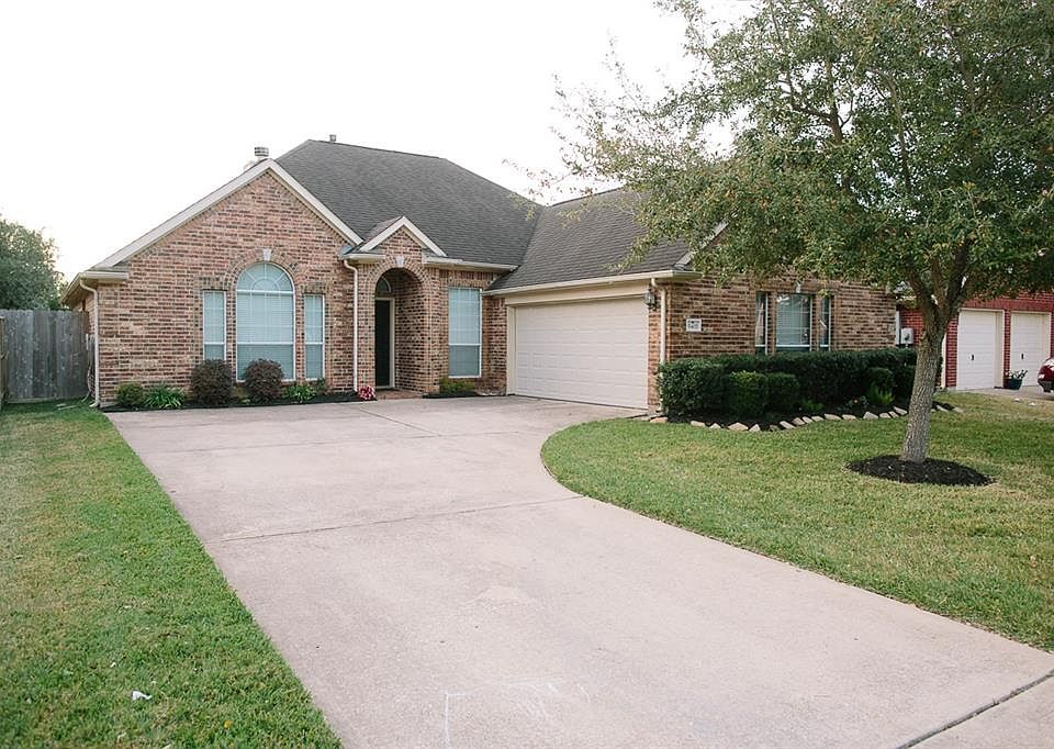 1st image of 5402 Summer Oak Dr
