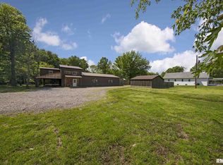 425 E Jefferson Pl, Bonnie, IL 62816