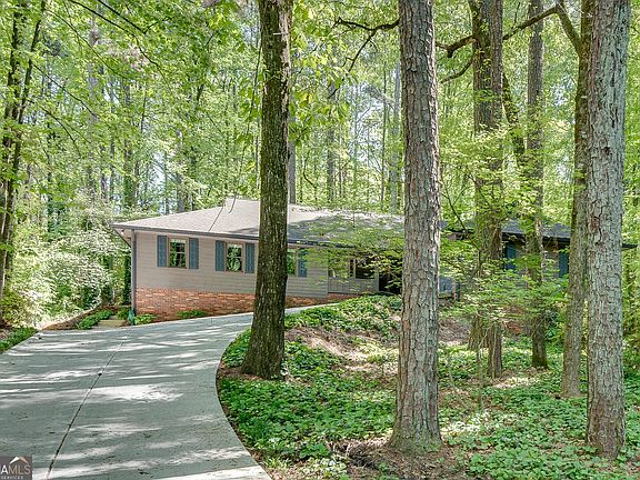 2nd image of 3684 Hunting Ridge Dr SW