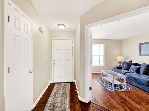 3rd image of 6376 Dusty Laurel Dr