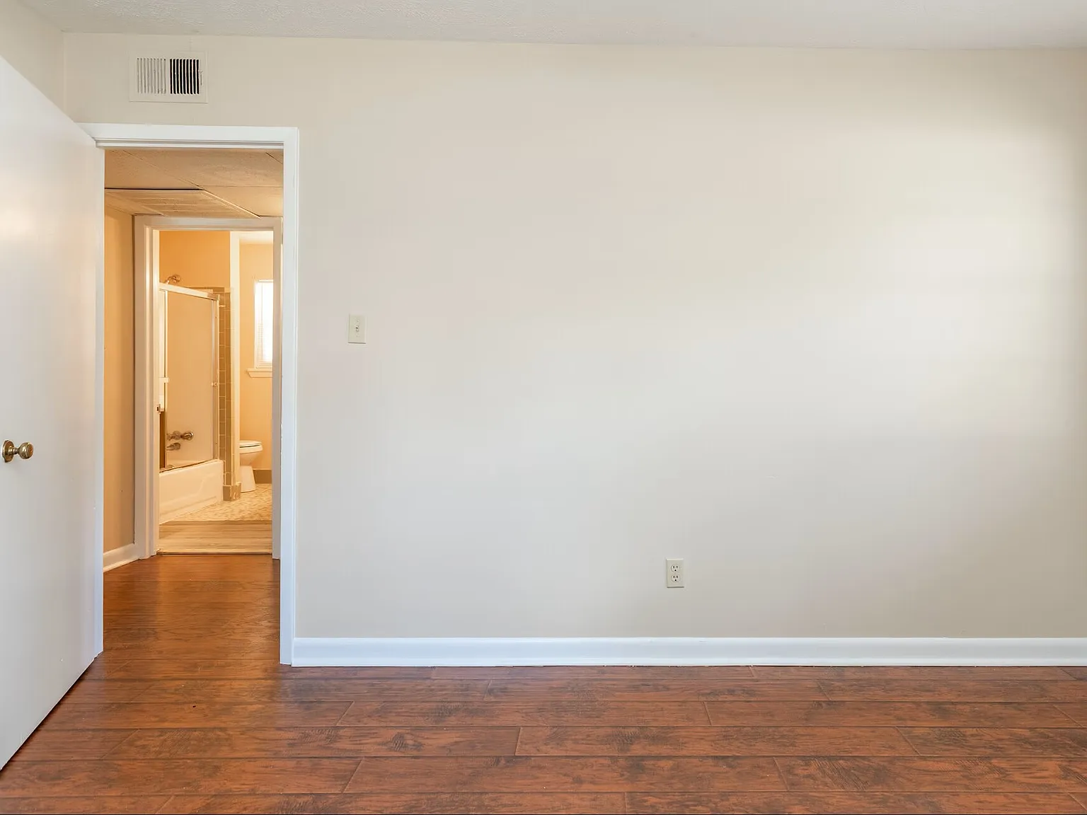 Green Valley Court Apartments — Photo 3