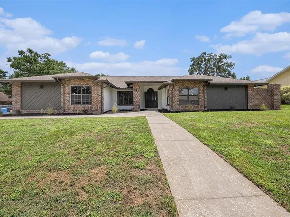 513 Sportsman Park Dr, Seffner, FL 33584