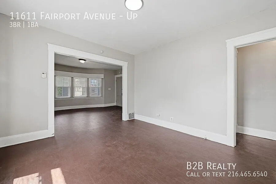 Charming 3-Bedroom Property In Prime Location | Move-In Special: 50% Off On 2nd Month's Rent — Photo 3