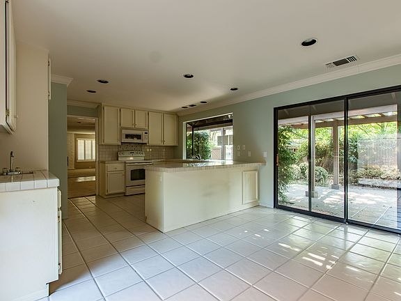 3rd image of 11355 Gold Country Blvd