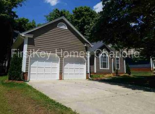 7242 Maitland Ln, Charlotte, NC 28215