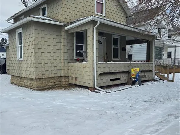 1012 Napoleon St, Fremont, OH 43420