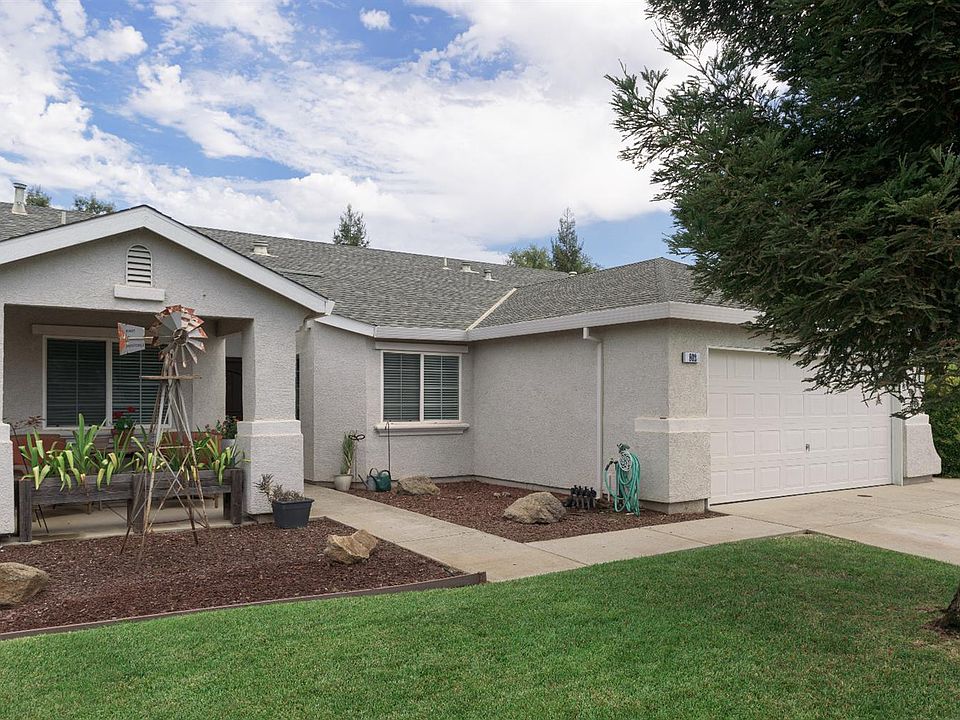 2nd image of 802 McDevitt Dr