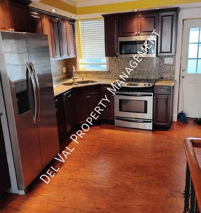 1st image of 2417 E Ann St
