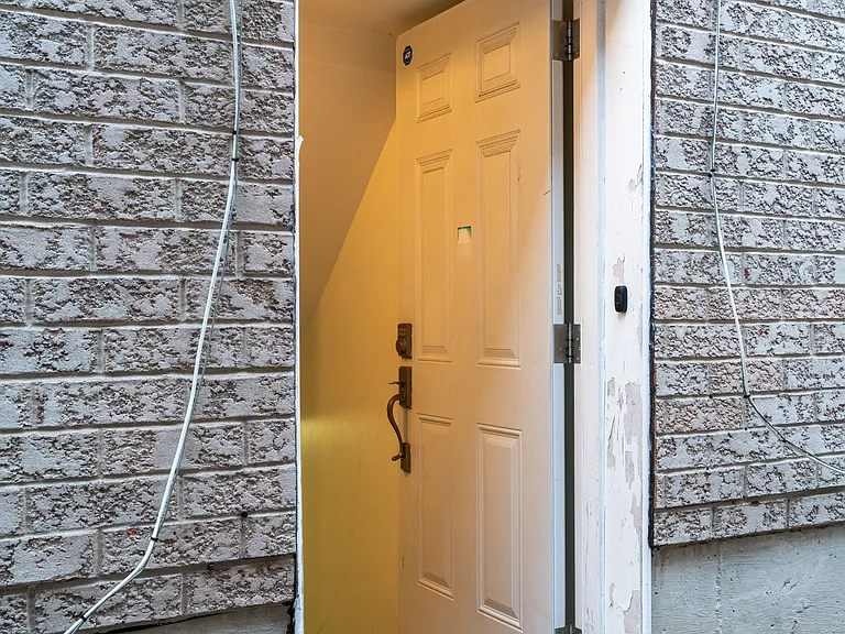 620 Madame St — Photo 31