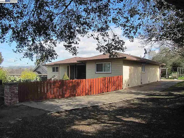 25376 Morse Ct — Photo 2