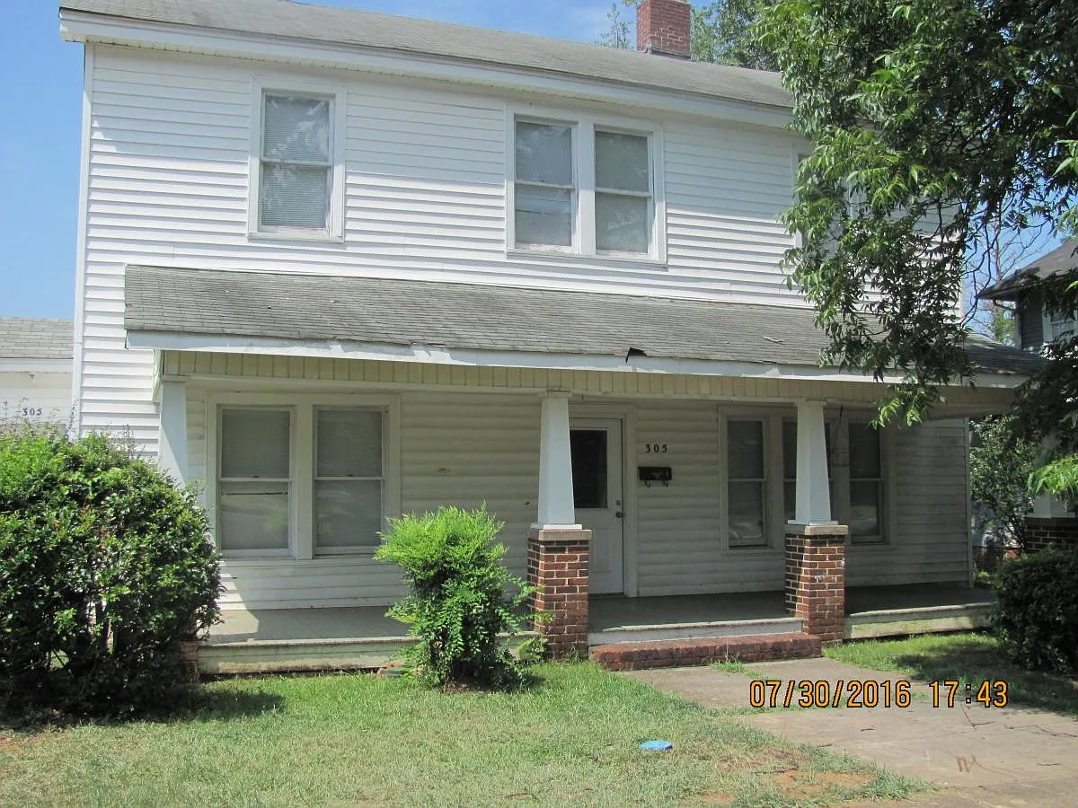 2 bed, 1.5 bath, 1100 sqft, $1,250 — Photo 1