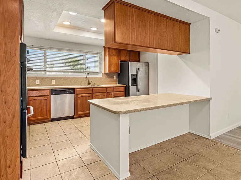 8766 Glenira Ave — Photo 9
