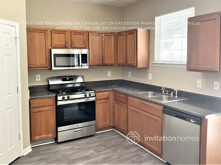 3924 Shenfield Dr — Photo 6